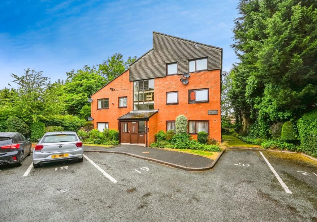 Main image of property: Flat 16 Heywood Court, Heywood Road, Liverpool, Liverpool, L15 7NS