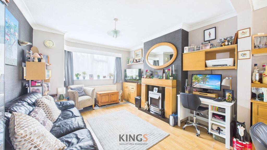House in Potters Bar, South Mimms - View 2