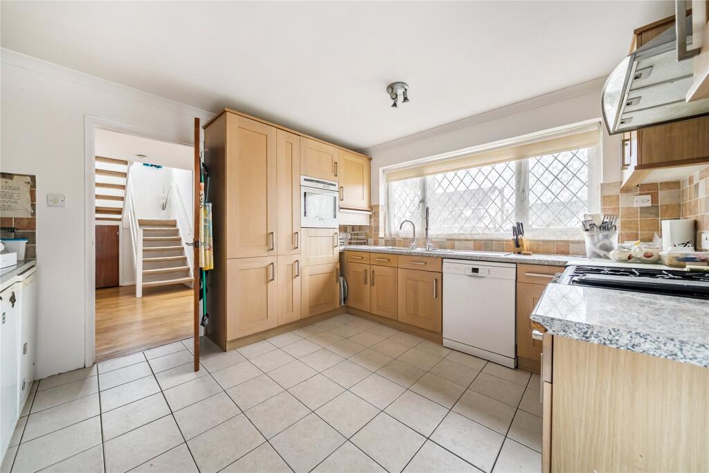Aycliffe Close, Bromley photo 4