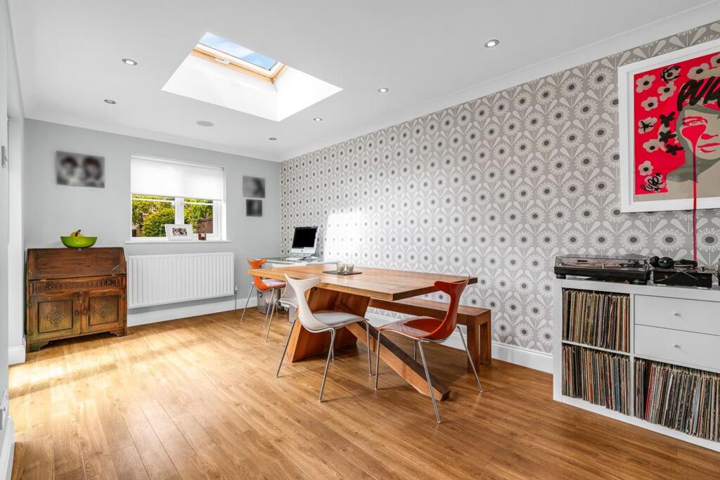 Martins Drive, Hertford, SG13 photo 3