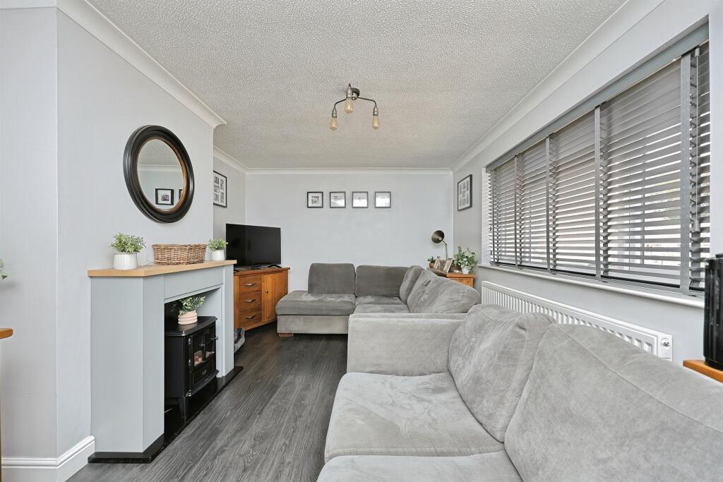 Swan Drive, Gressenhall, DEREHAM photo 4