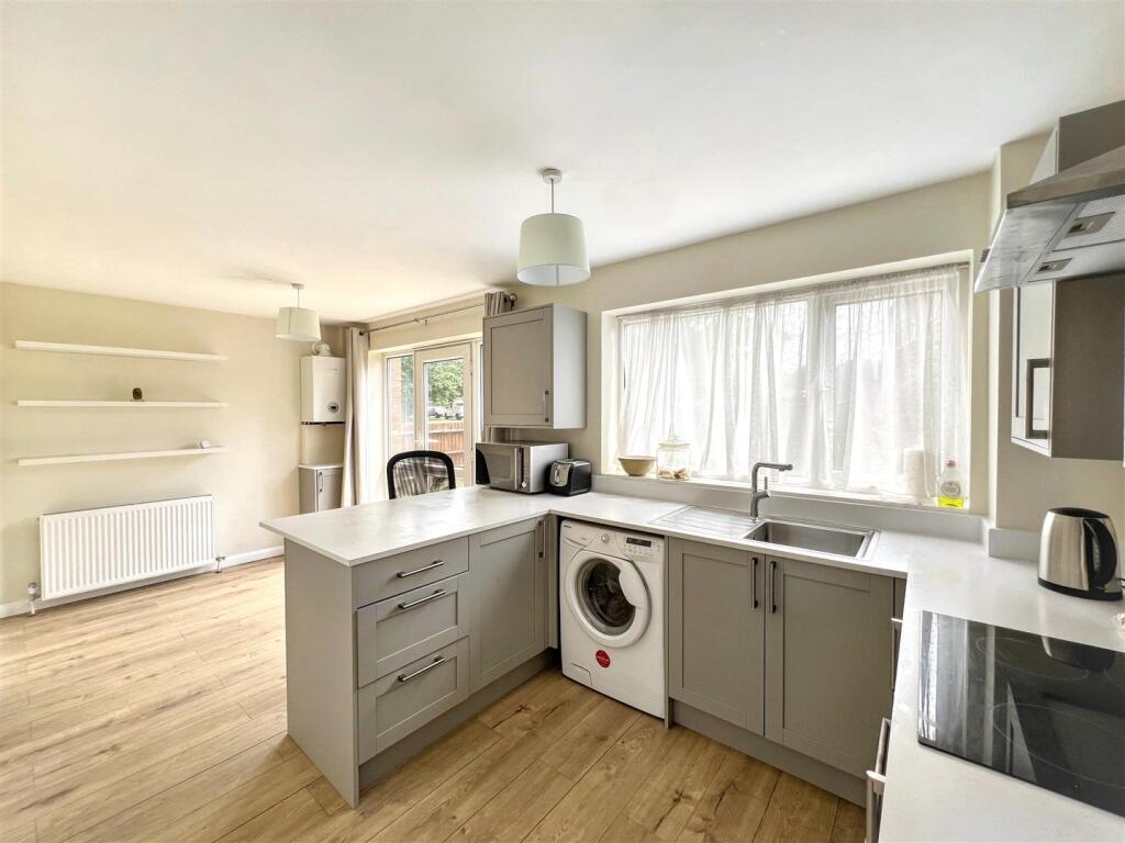 Mill Road, Bozeat, Wellingborough - View 3