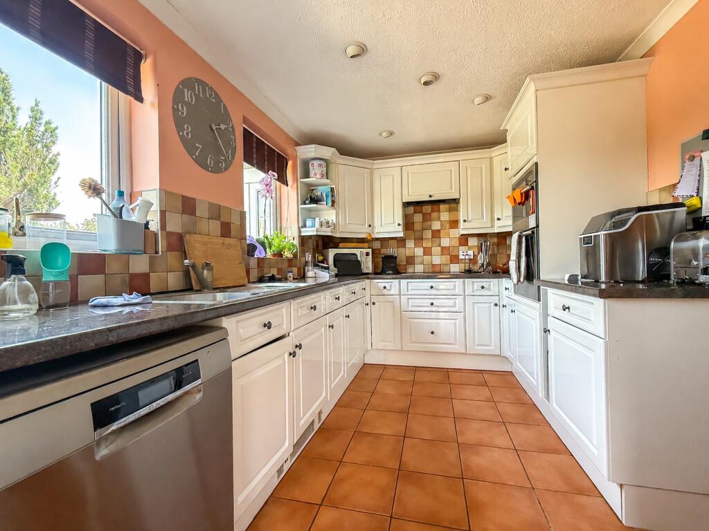 Shipham Close, Nailsea, North Somerset, BS48 - View 3