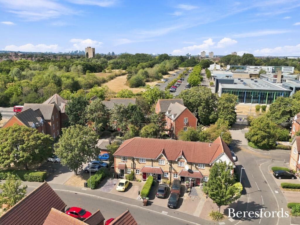 House in London - View 2
