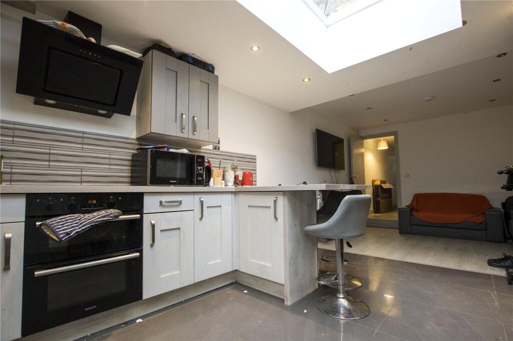5 bedroom house for rent