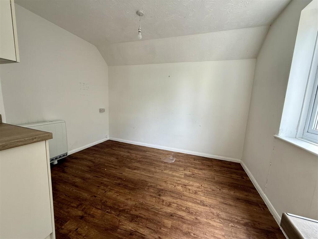 Apartment in Swindon - View 4