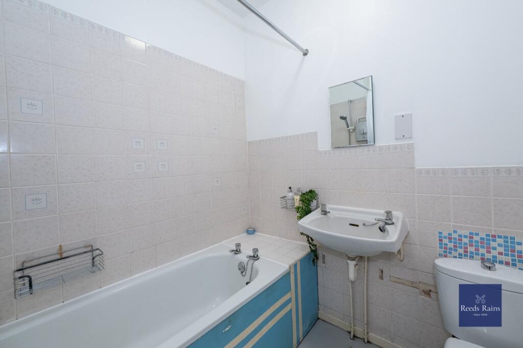 Apartment in London - More