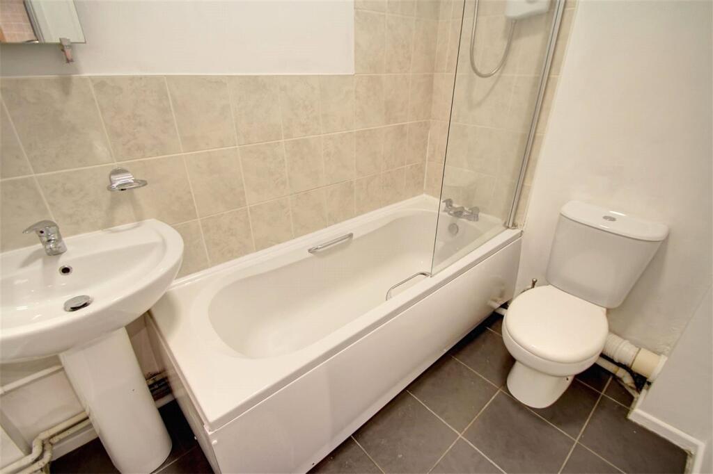 Apartment in Newcastle upon Tyne - More