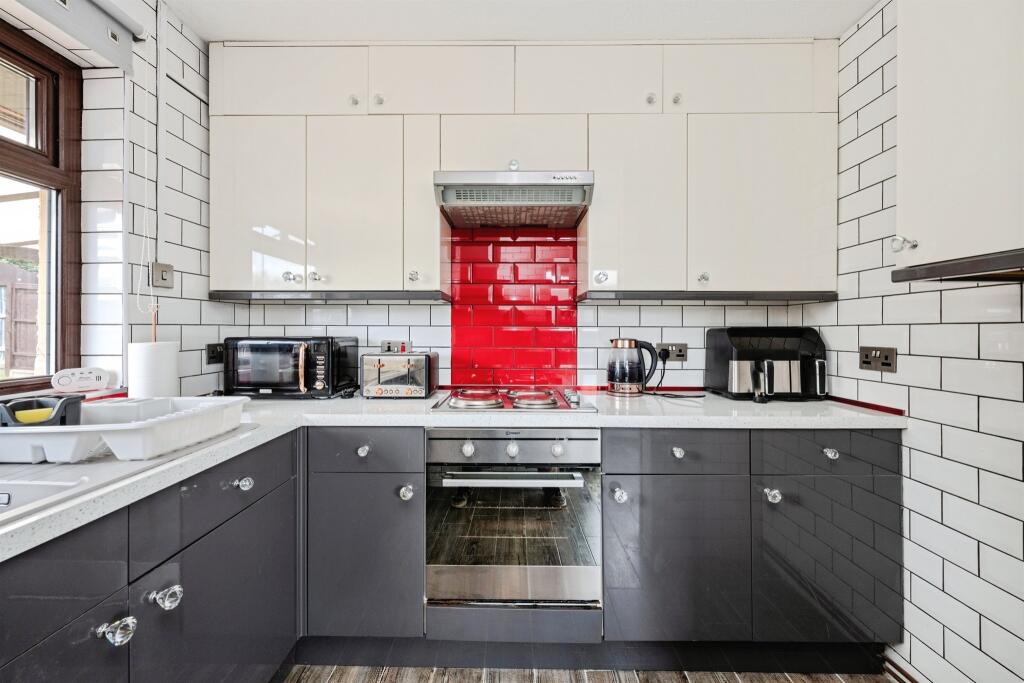 House in Swansea, Llansamlet - More