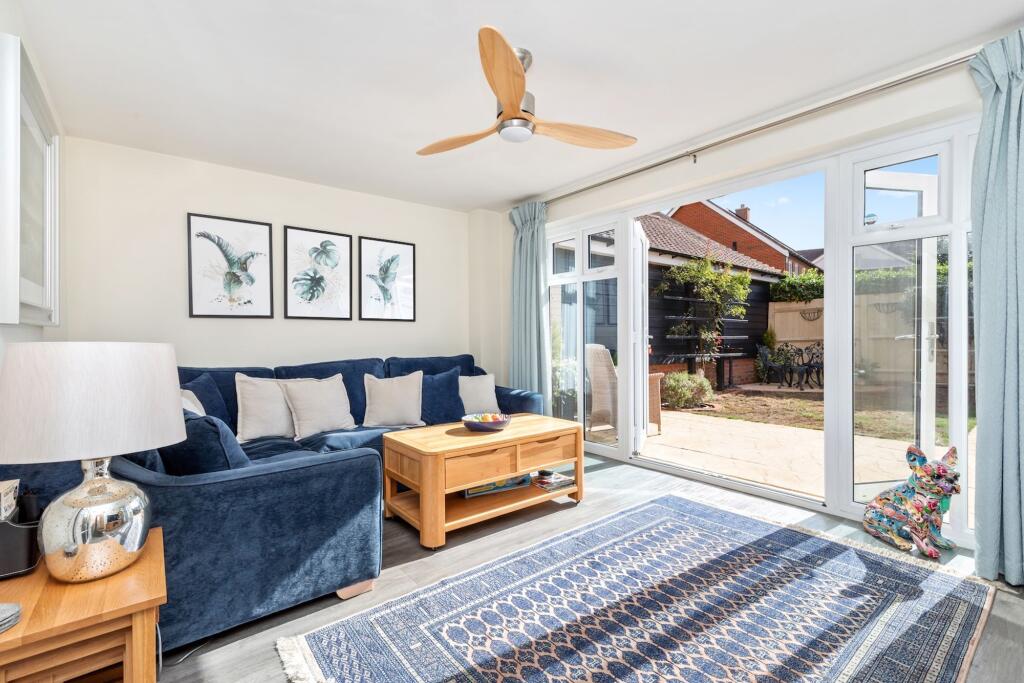 House in Horsham, Broadbridge Heath - View 5