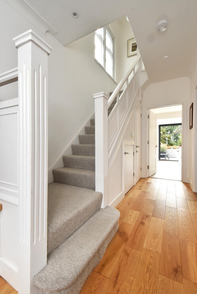 House in London - View 4