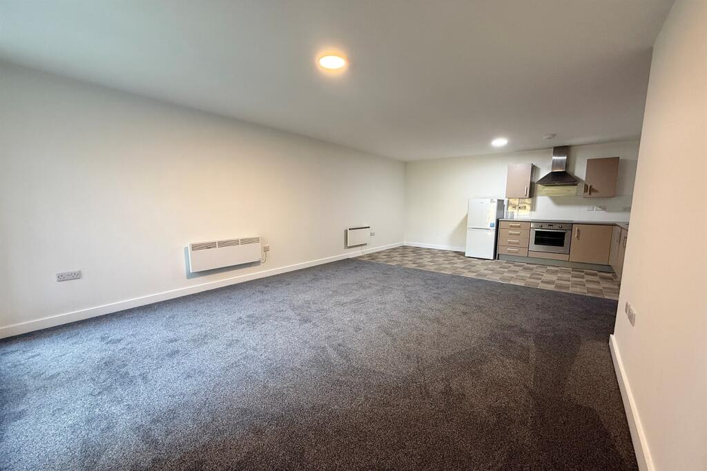 Apartment in Manchester, Greater Manchester - View 5
