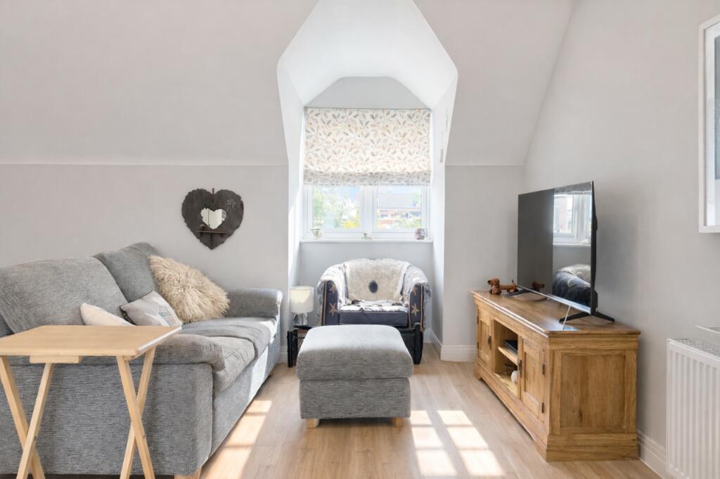 Apartment in Three Rivers, Carpenders Park, Watford Rural - More