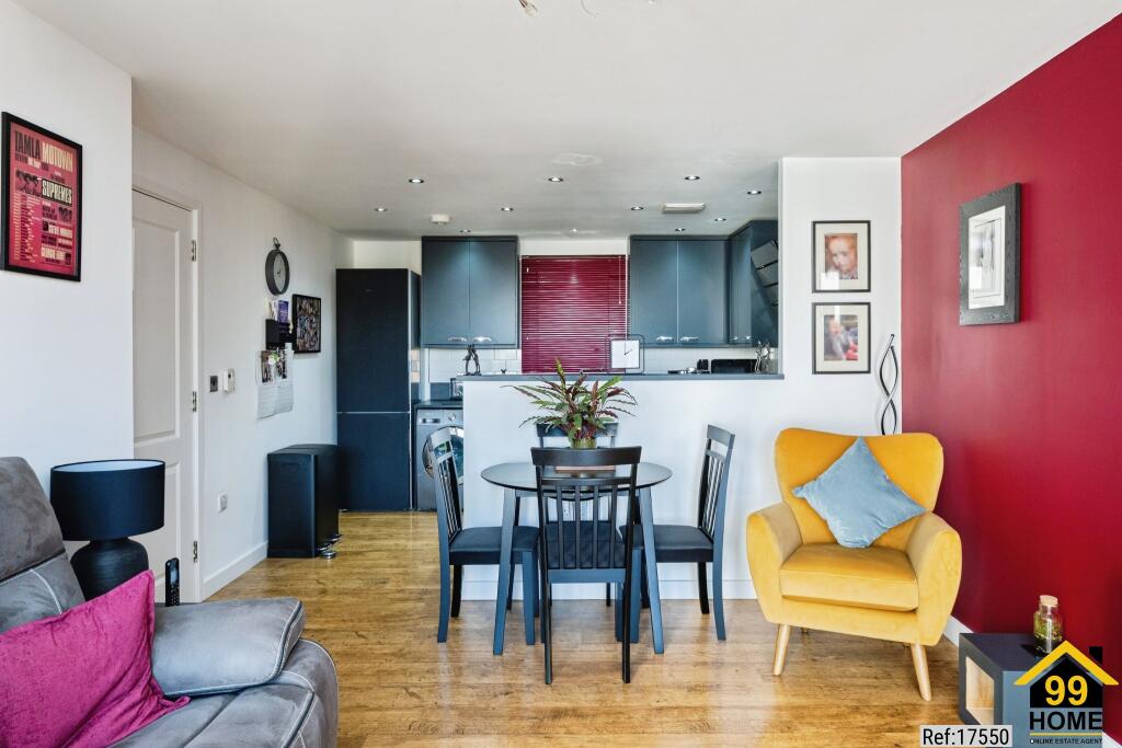 Apartment in London, Suttons Wharf, Mile End - More