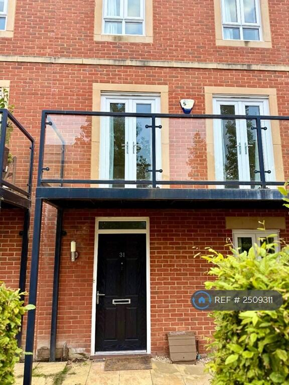 House in Reading - More