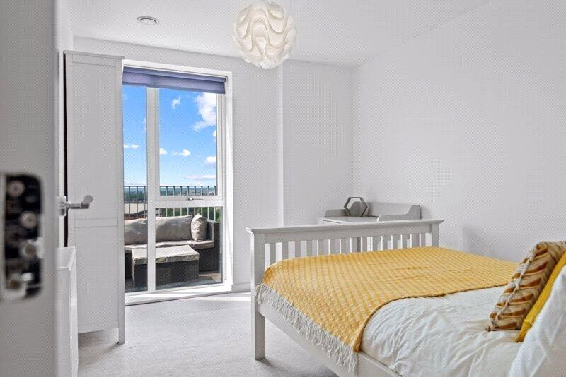 Apartment in Slough - View 5