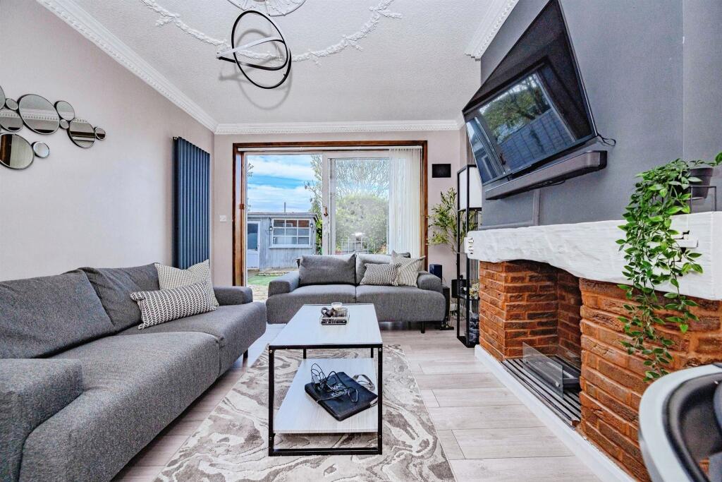 Apartment in Watford - View 4