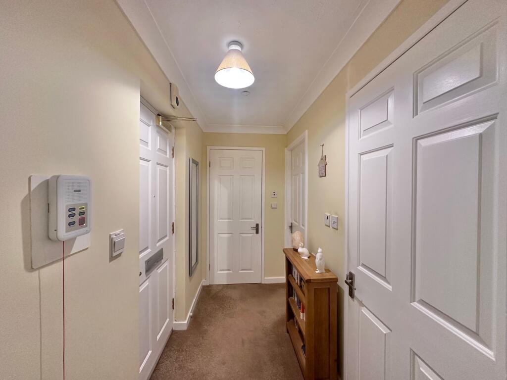 Apartment in Crewe - More