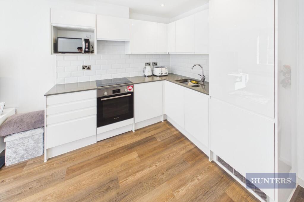 Apartment in Southampton - View 3