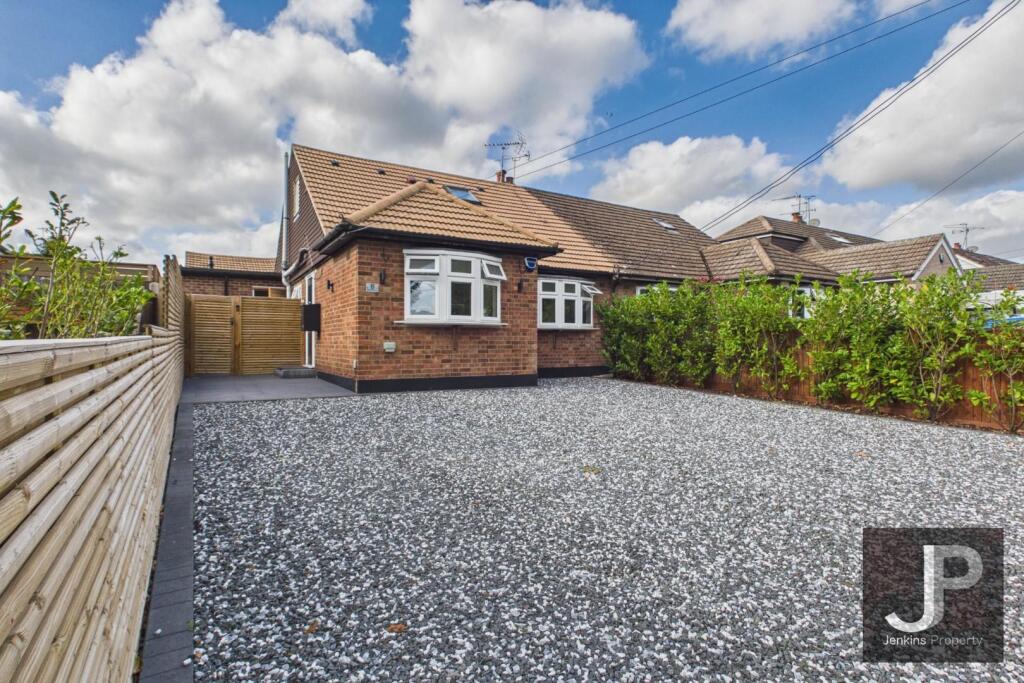 4-bed house on Beads Hall Lane, Pilgrims Hatch, Brentwood, £750,000