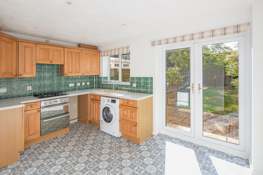 Goldfinch Close, Bicester, Oxfordshire photo 3