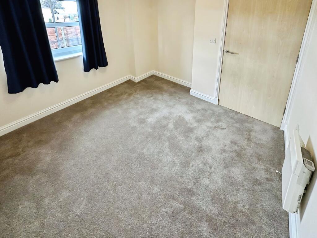 Apartment in Salisbury, St. Paul's - View 4