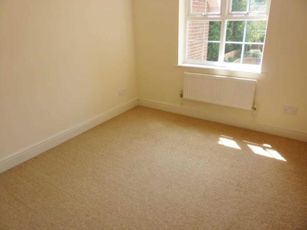 Apartment in Edgware, London Borough of Barnet - More