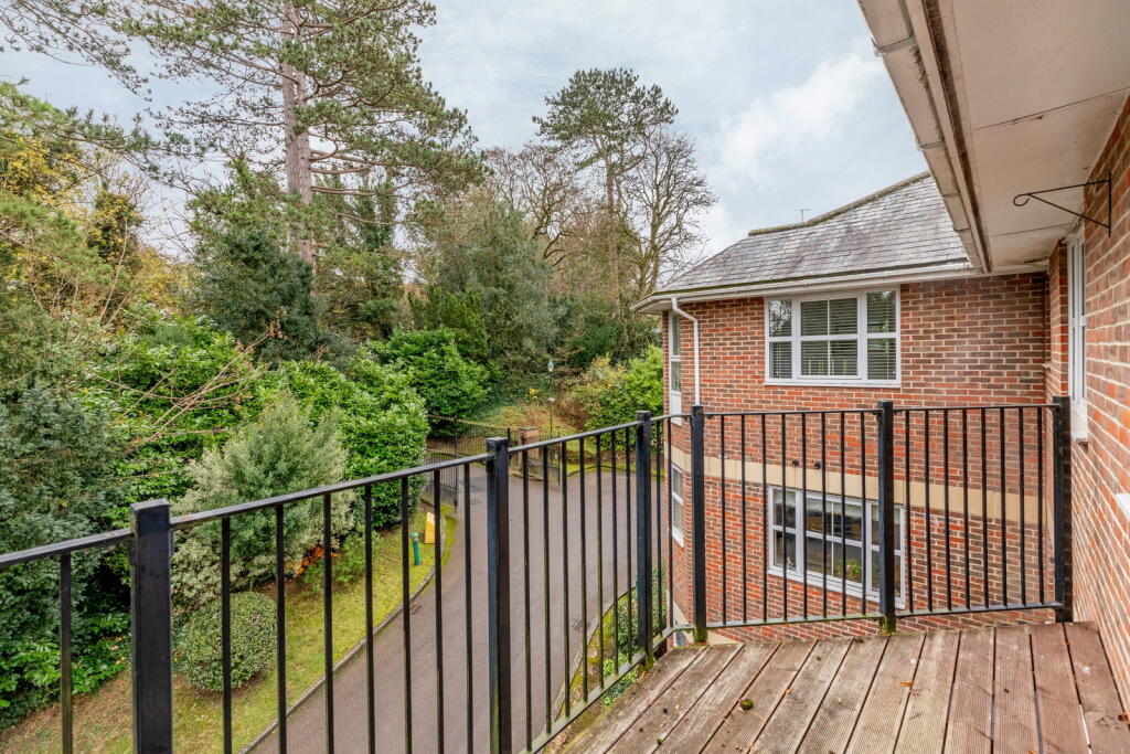 Apartment in Hemel Hempstead - View 4