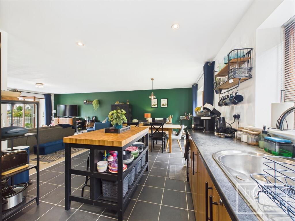 House in Pontypridd, Trallwn, Graigwen - View 4