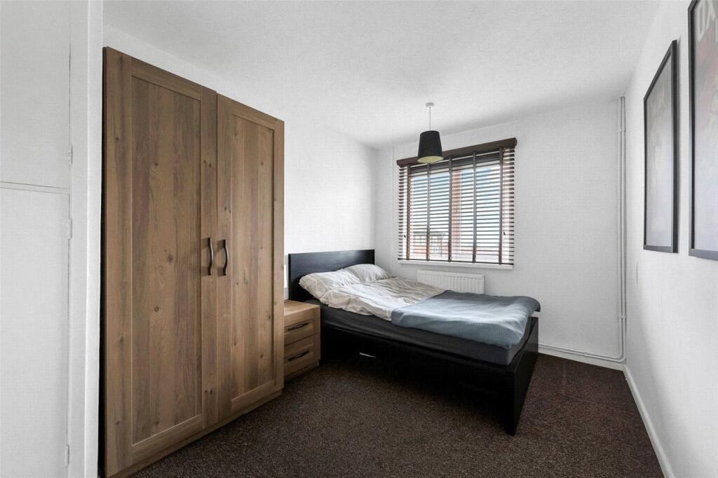 Apartment in Dartford, Kent - View 4