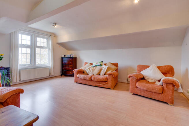 Flat 2: Living Ro...