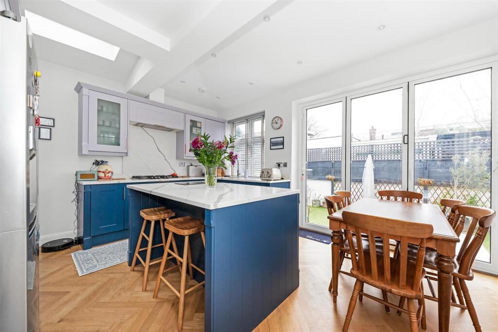 House in London - View 3