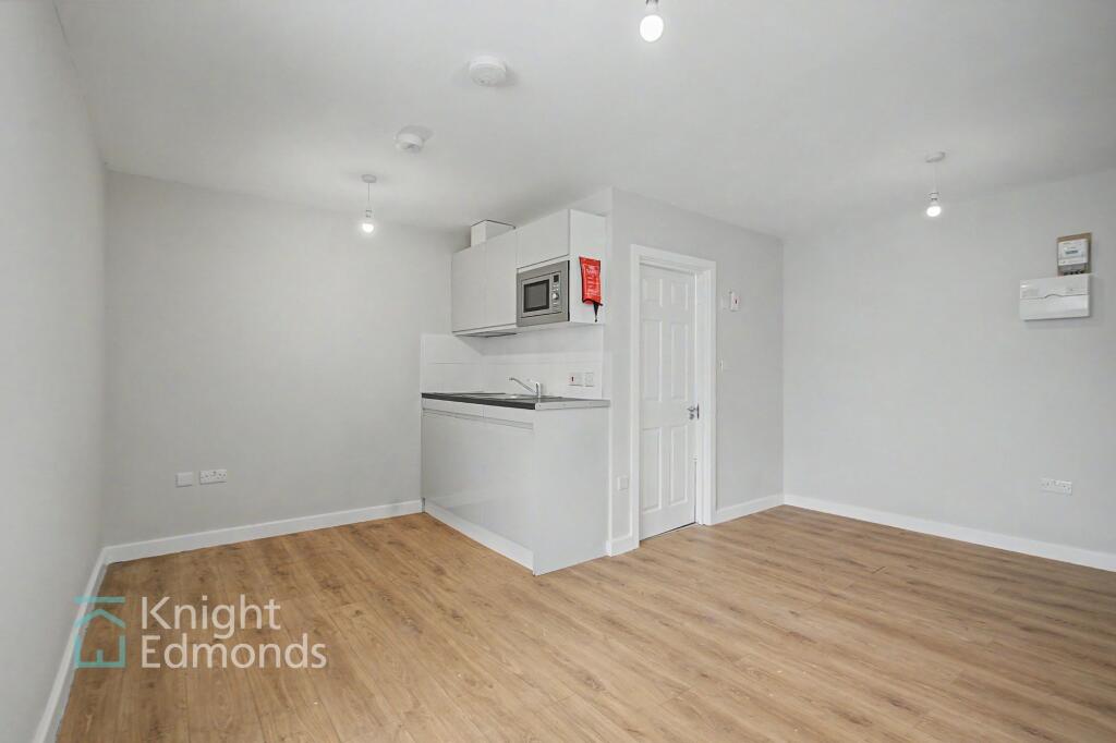 Apartment in Rochester - View 3