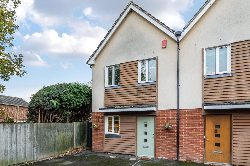 Main image of property: Mayfield Gardens, New Haw, Addlestone, Surrey, KT15