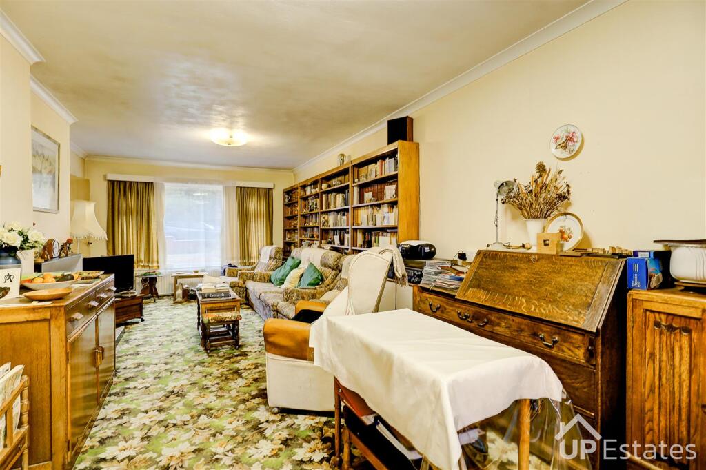 House in Rugby, Warwickshire - View 5