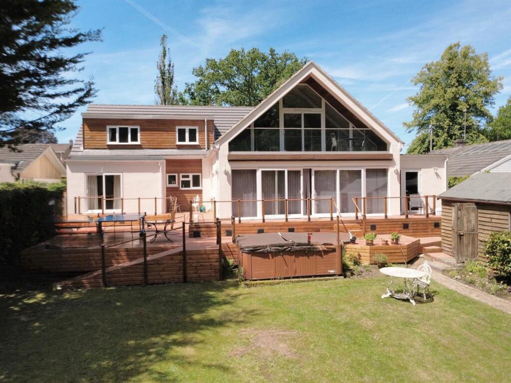 Main image of property: Broadlayings, Woolton Hill