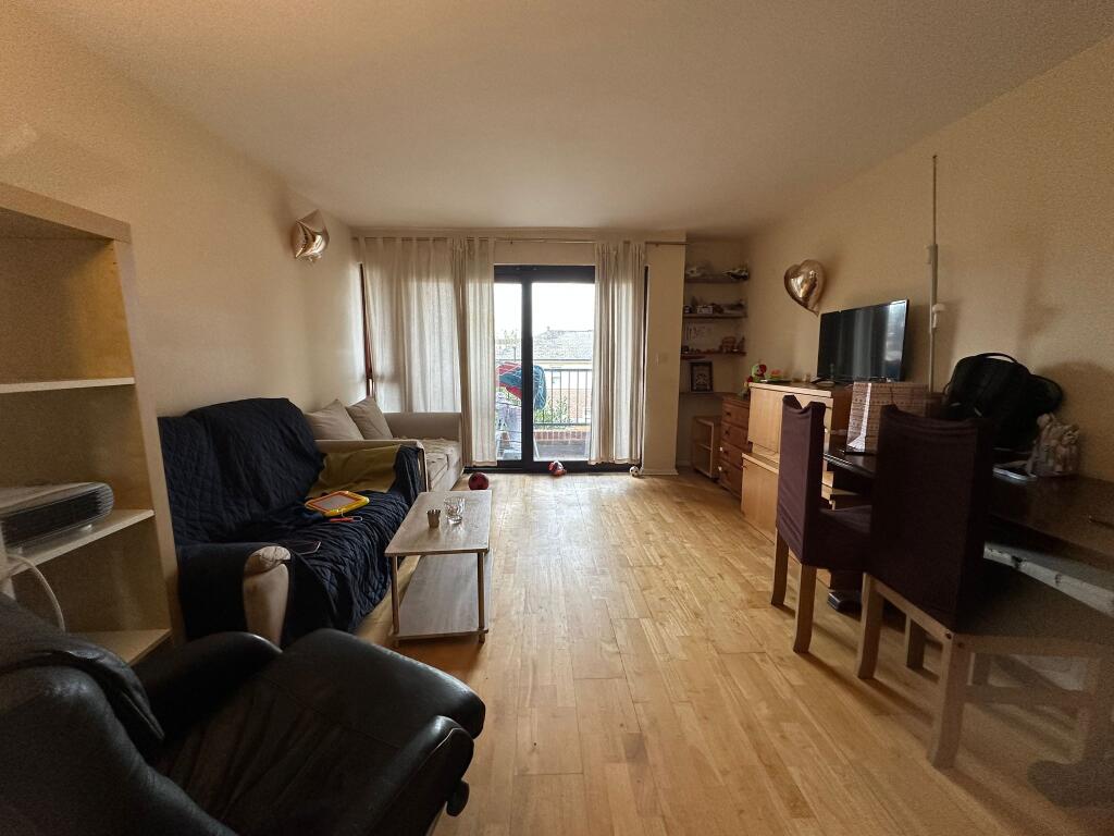 Apartment in London - More