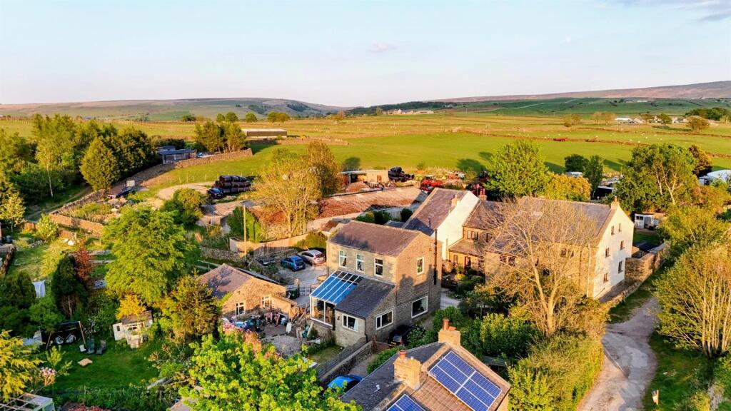 Additional image 20 of New Row, Winewall, Colne