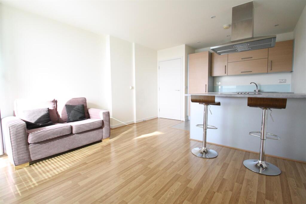 Apartment in London - More