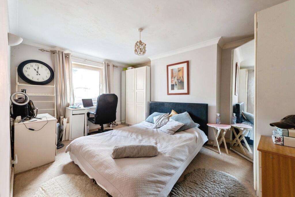 Apartment in Portsmouth - View 5