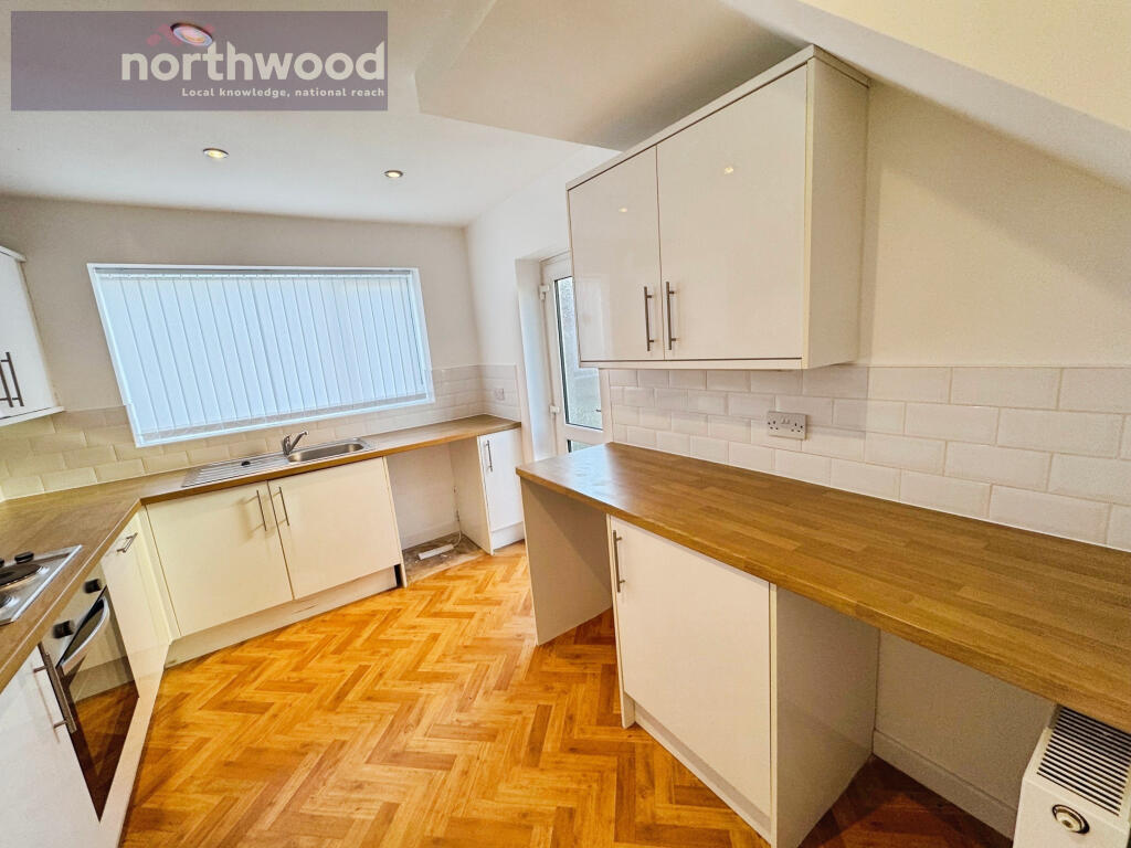215, Prenton Dell Road, Birkenhead, CH43 photo 4