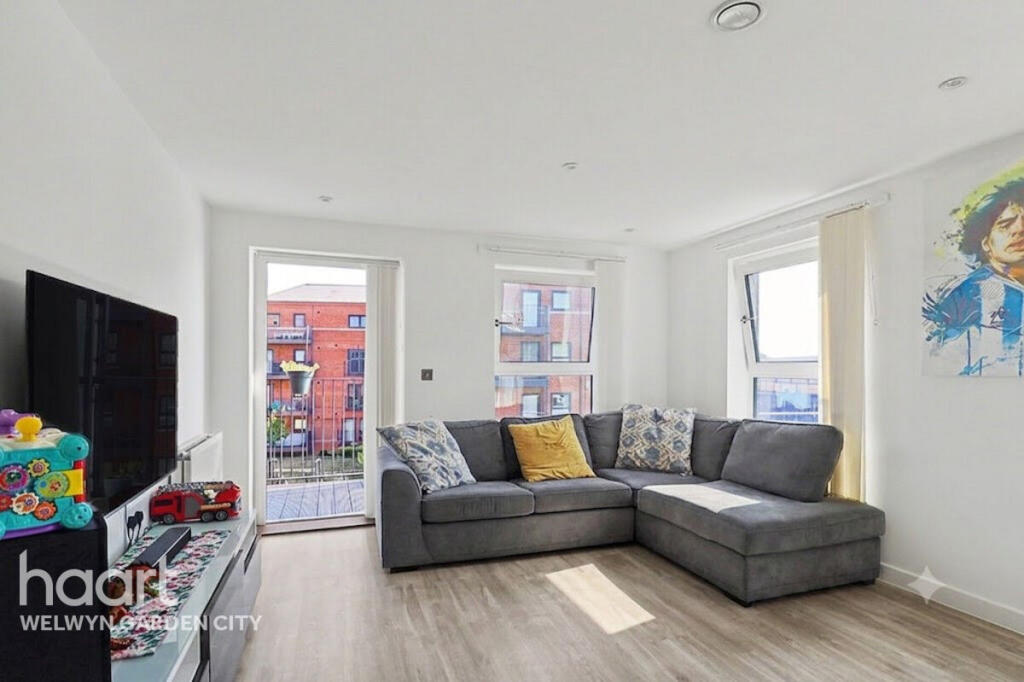 Apartment in Welwyn Hatfield, Peartree - View 3