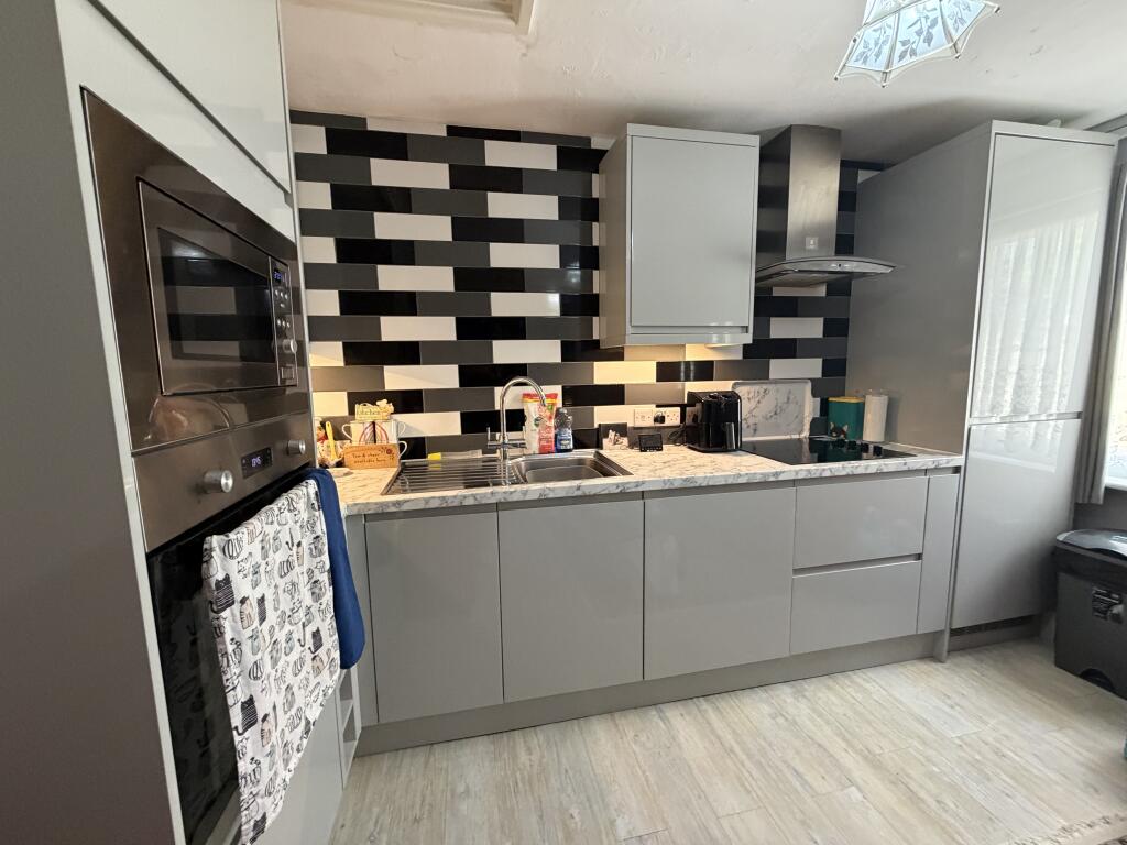 Apartment in Truro - View 3