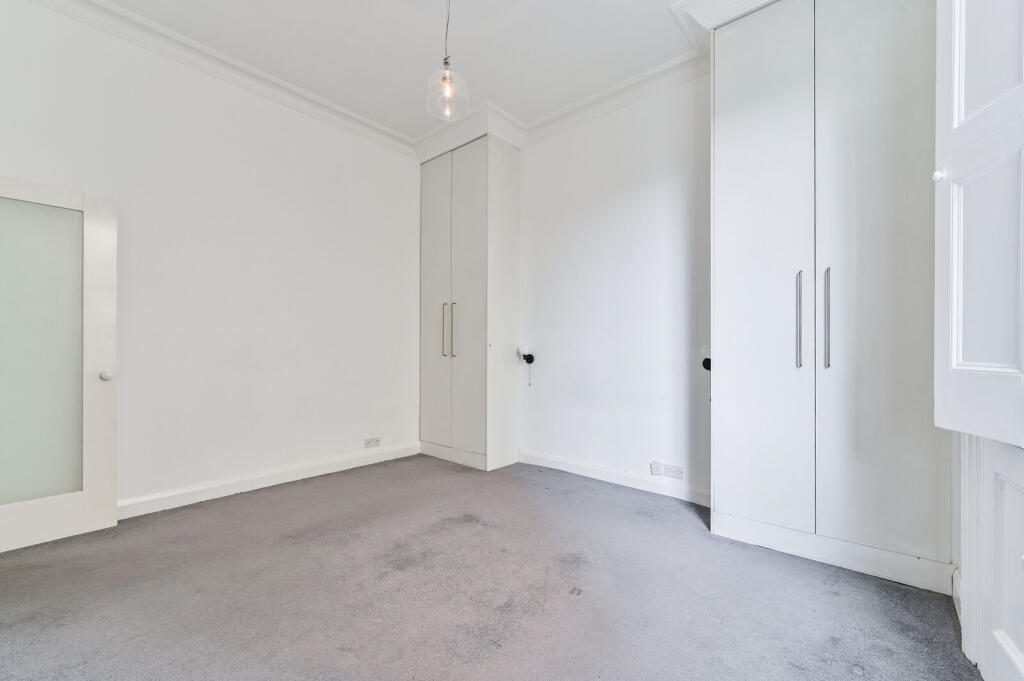 Apartment in London - More