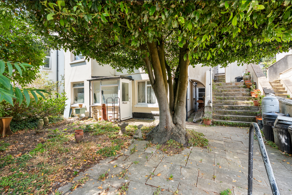 Apartment in Brighton, Round Hill - View 5