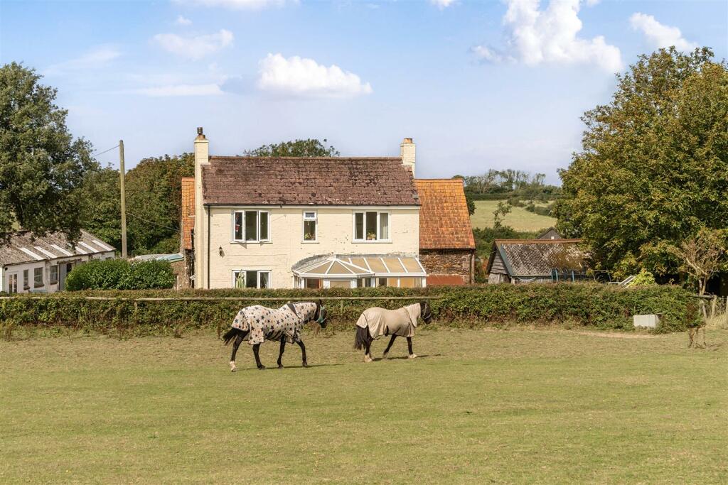 Westover, Calbourne, Newport - View 2
