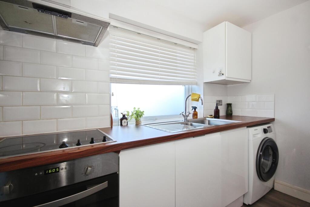 Apartment in Warwick, Royal Leamington Spa - View 4