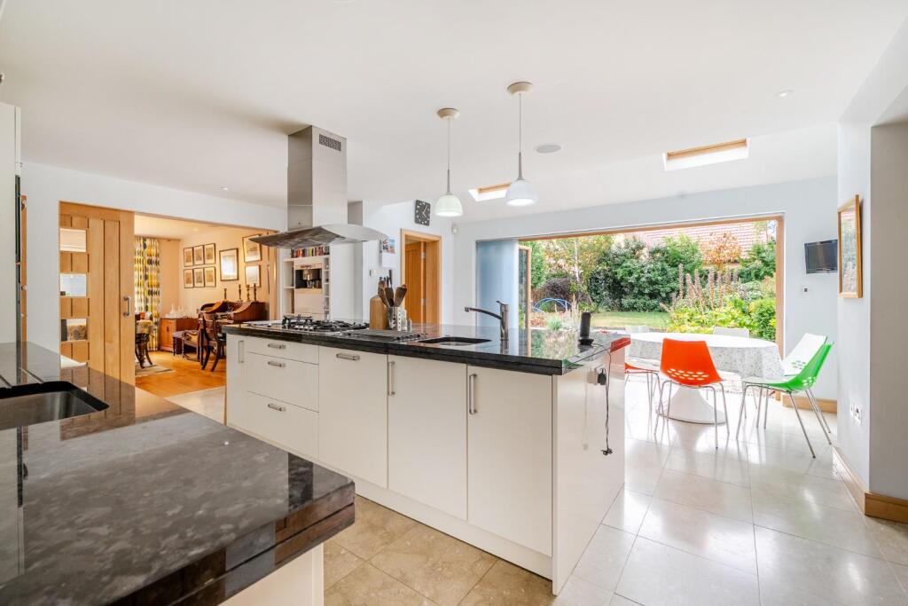 House in Hull - More