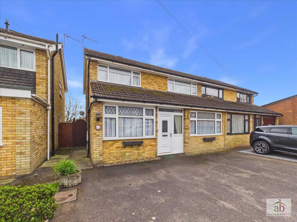 4-bed detached on Kirby Close, Ipswich, £350,000