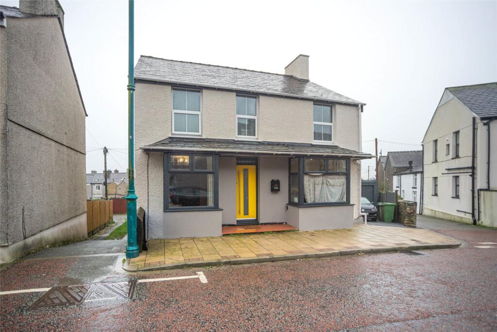 4-bed detached on Baptist Street, Penygroes, Caernarfon, Gwynedd, LL54, £295,000